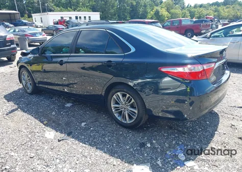 2015 Toyota Camry Se z USA, uszkodzony, nr VIN 4T1BF1FK8FU107929